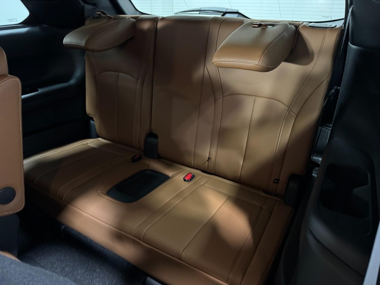 INFINITI QX60 Vehicle Full-screen Gallery Image 8