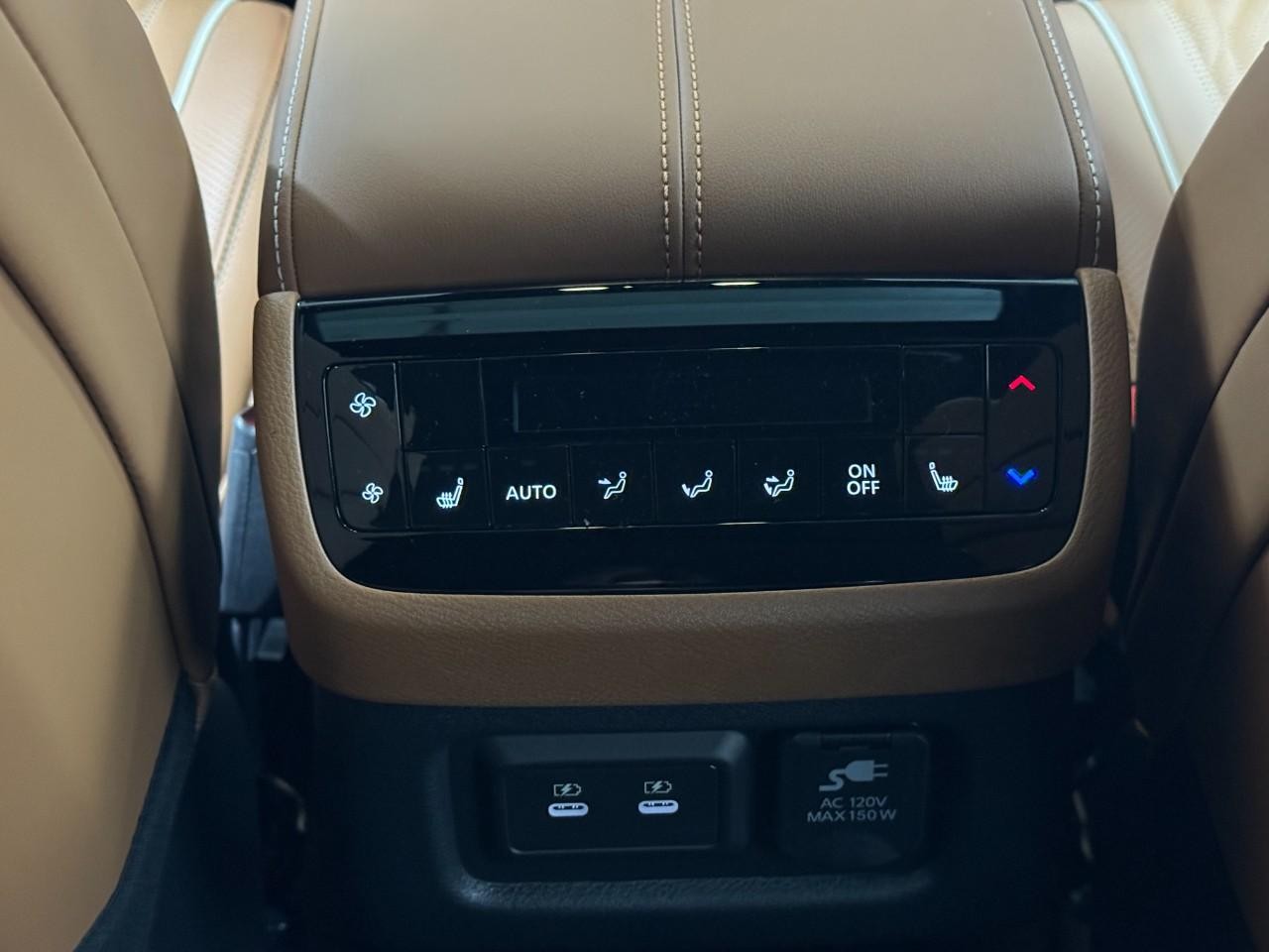 INFINITI QX60 Vehicle Full-screen Gallery Image 13