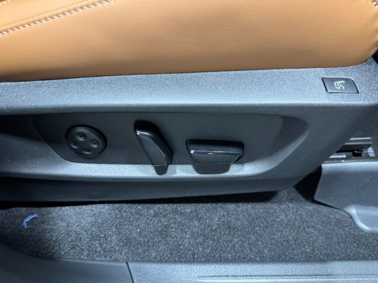 INFINITI QX60 Vehicle Full-screen Gallery Image 23