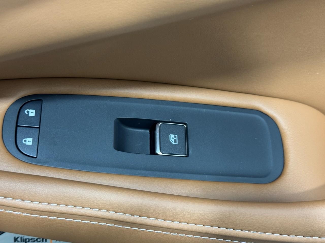 INFINITI QX60 Vehicle Full-screen Gallery Image 25