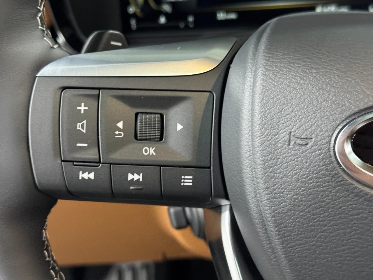 INFINITI QX60 Vehicle Full-screen Gallery Image 33