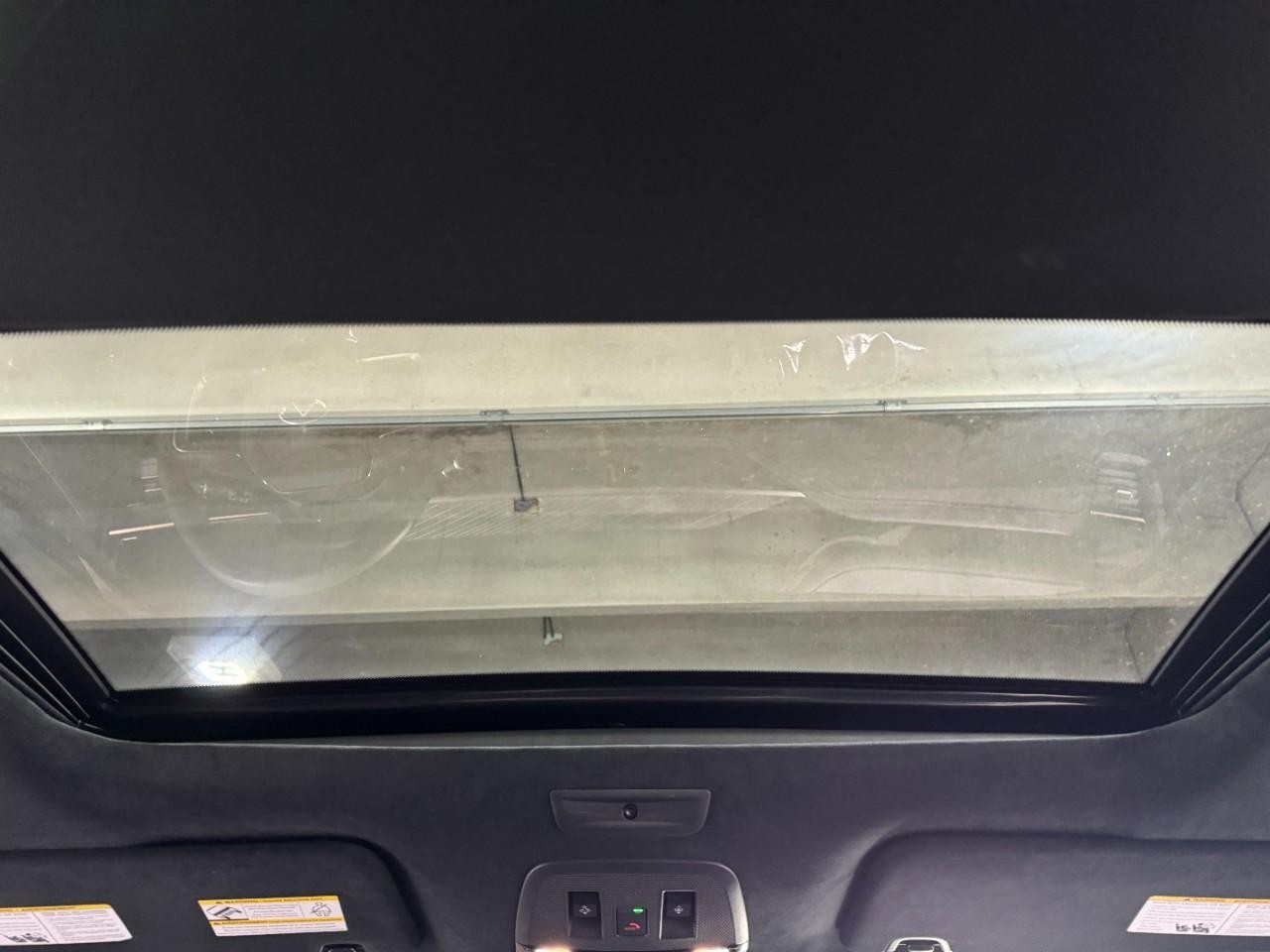 INFINITI QX80 Vehicle Full-screen Gallery Image 14