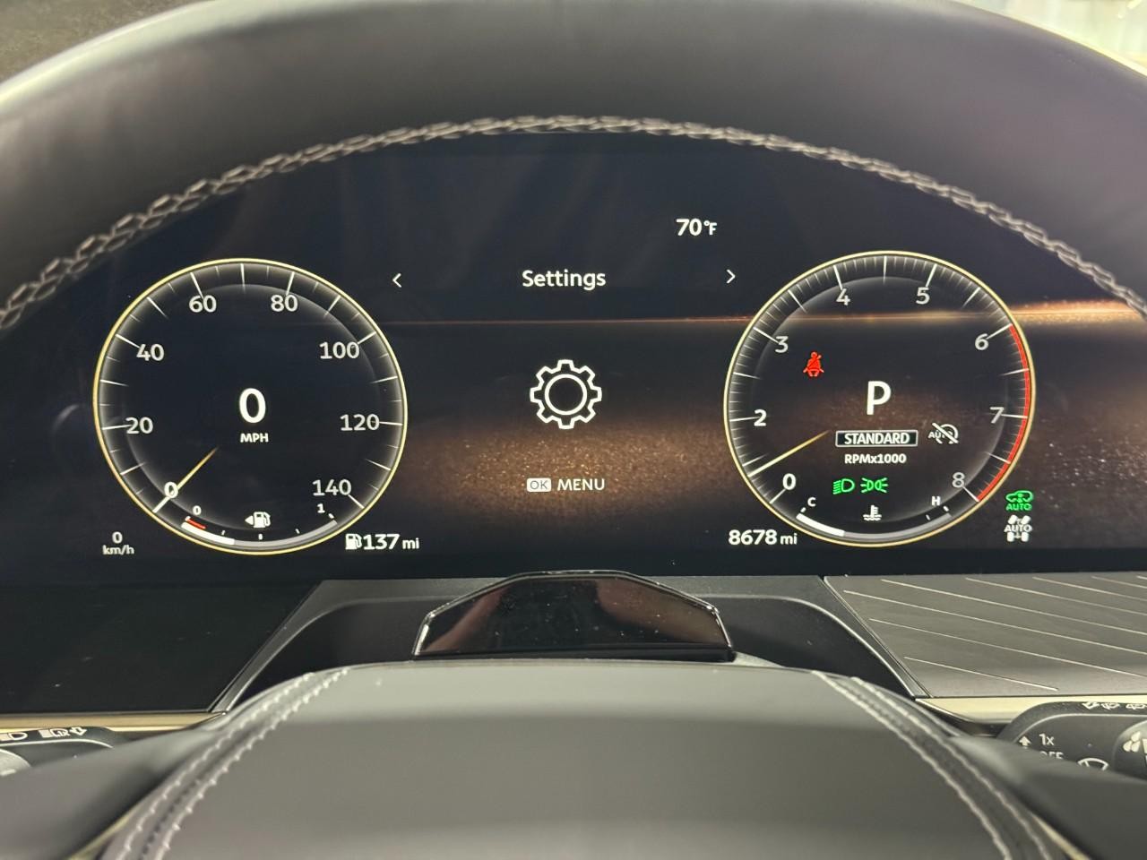 INFINITI QX80 Vehicle Full-screen Gallery Image 33