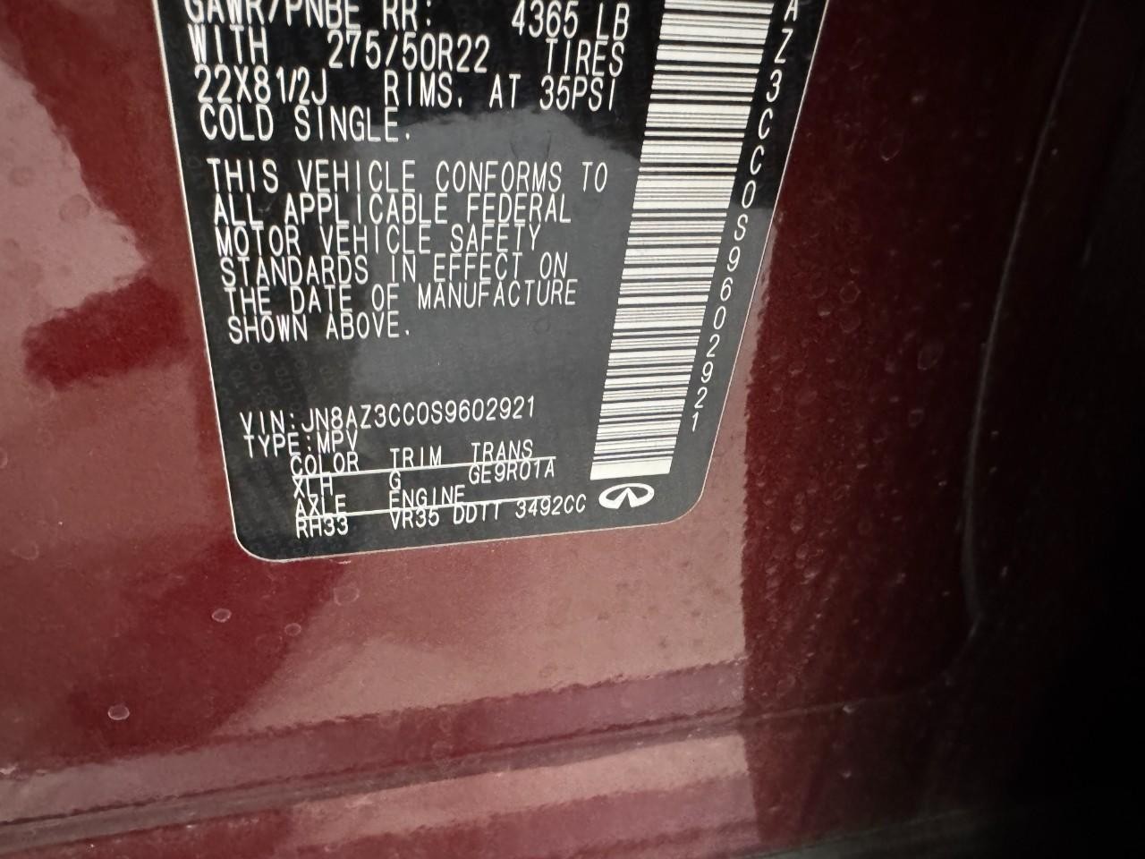 INFINITI QX80 Vehicle Full-screen Gallery Image 35