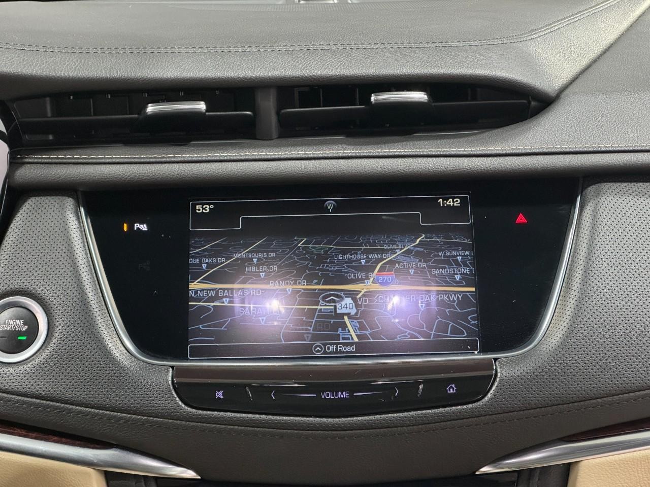 Cadillac XT5 Vehicle Full-screen Gallery Image 14