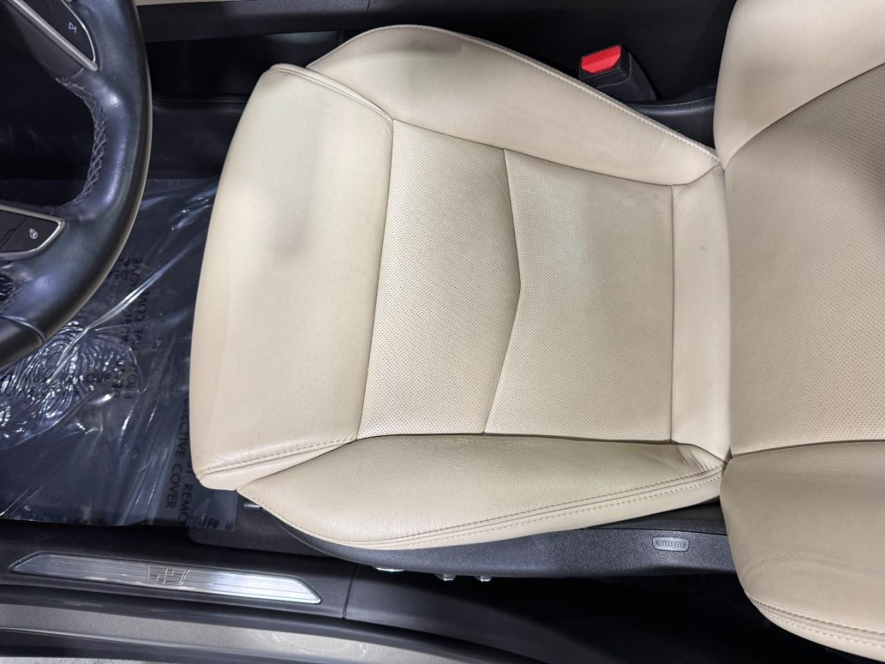 Cadillac XT5 Vehicle Full-screen Gallery Image 28