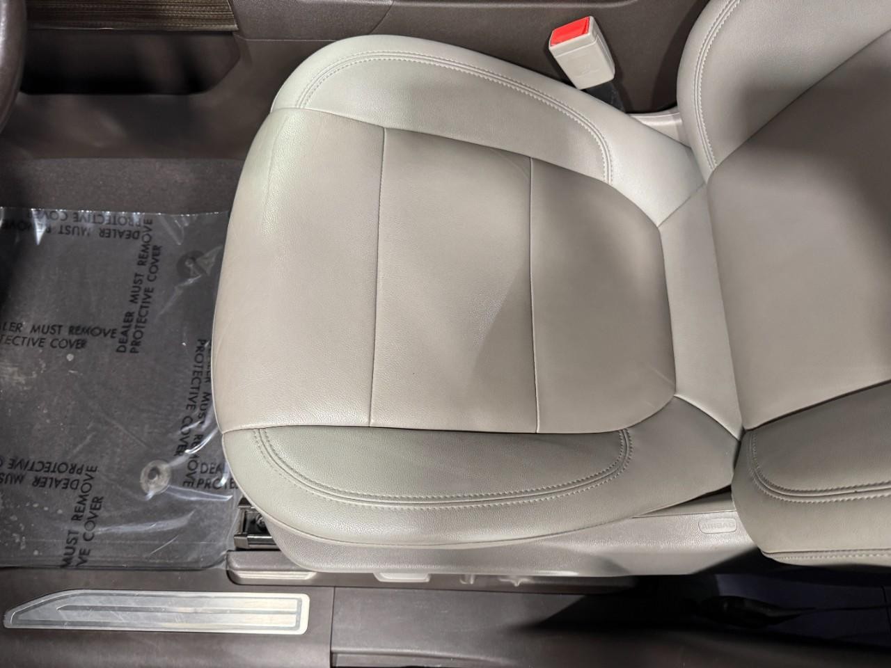 Chevrolet Silverado 1500 Vehicle Full-screen Gallery Image 25