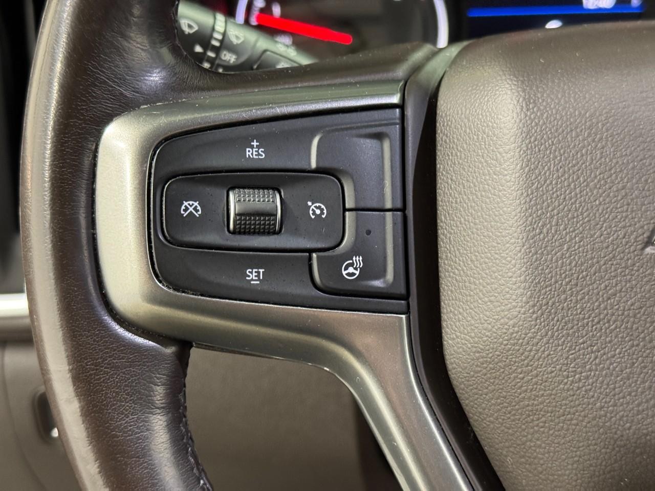 Chevrolet Silverado 1500 Vehicle Full-screen Gallery Image 28