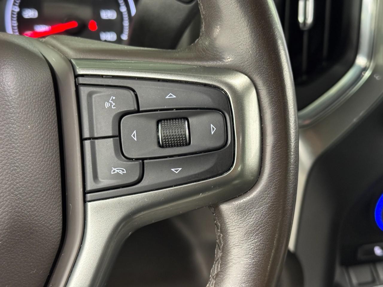 Chevrolet Silverado 1500 Vehicle Full-screen Gallery Image 29