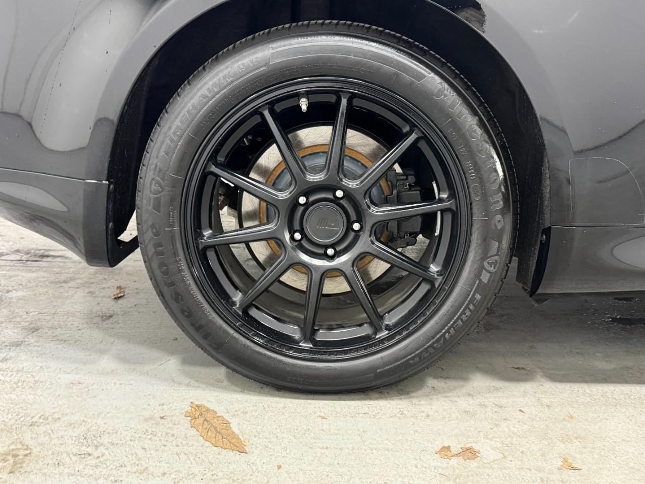 INFINITI Q60 Coupe Vehicle Full-screen Gallery Image 5