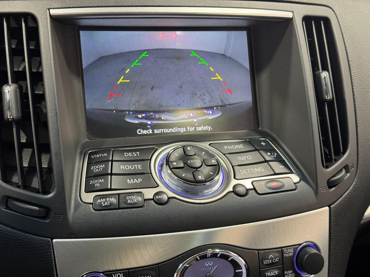 INFINITI Q60 Coupe Vehicle Full-screen Gallery Image 34