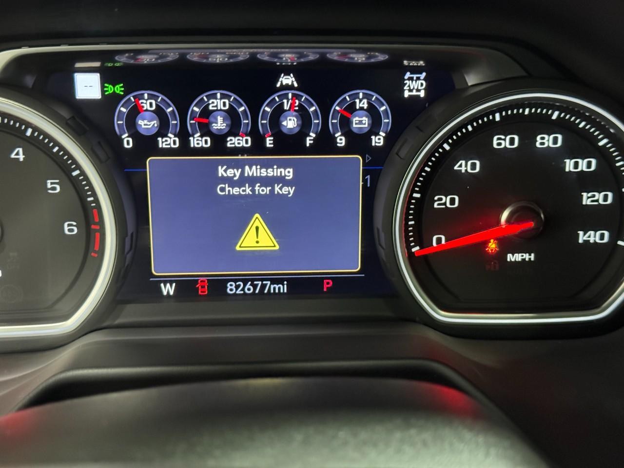 Chevrolet Suburban Vehicle Full-screen Gallery Image 27