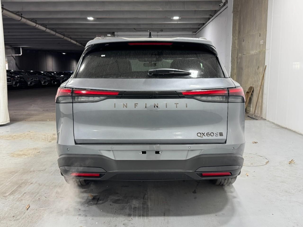 INFINITI QX60 Vehicle Full-screen Gallery Image 10