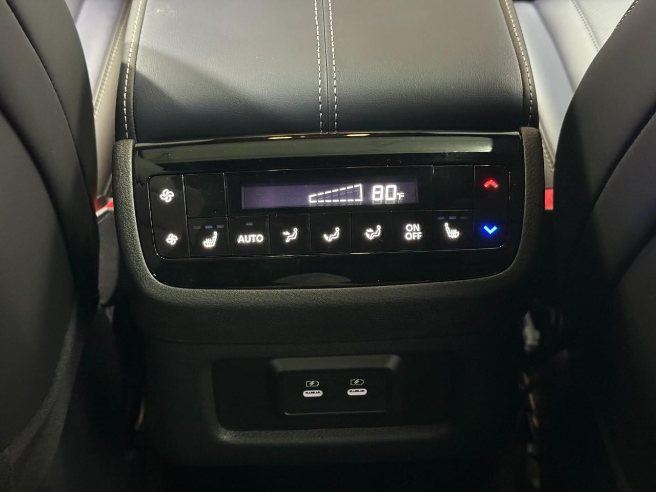 INFINITI QX60 Vehicle Full-screen Gallery Image 13