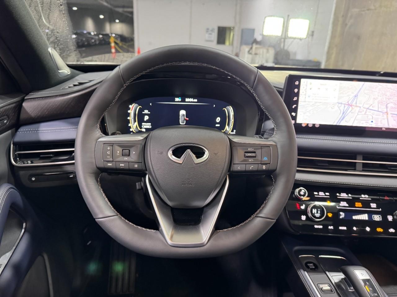 INFINITI QX60 Vehicle Full-screen Gallery Image 16