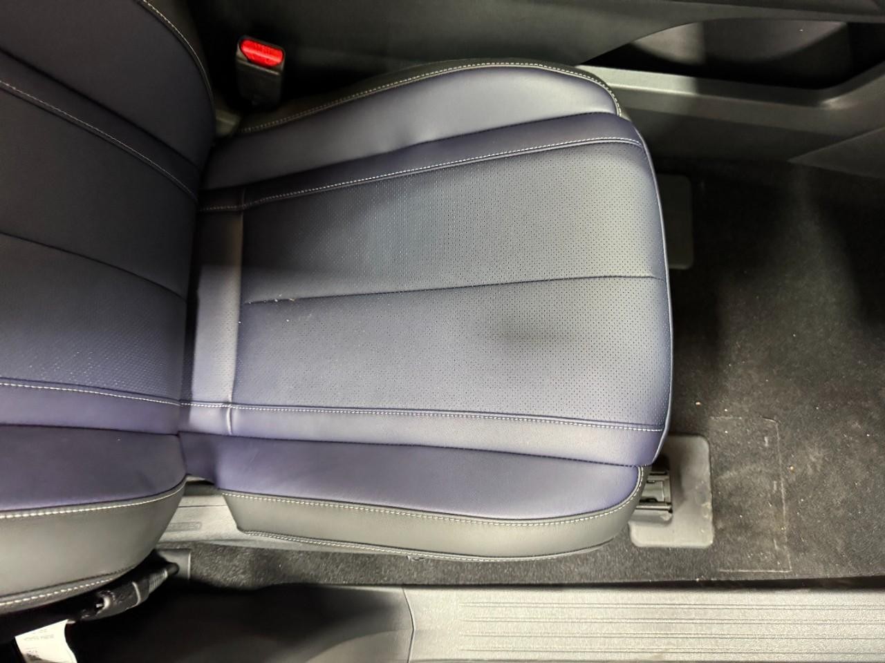 INFINITI QX60 Vehicle Full-screen Gallery Image 22