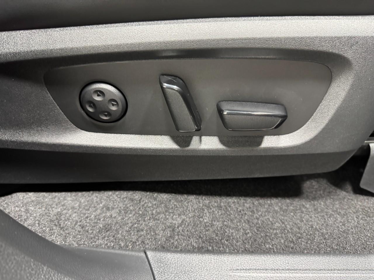 INFINITI QX60 Vehicle Full-screen Gallery Image 23