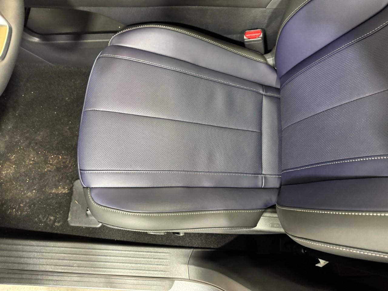 INFINITI QX60 Vehicle Full-screen Gallery Image 29