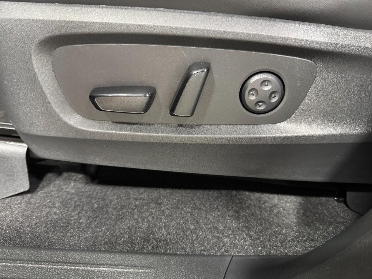 INFINITI QX60 Vehicle Full-screen Gallery Image 30