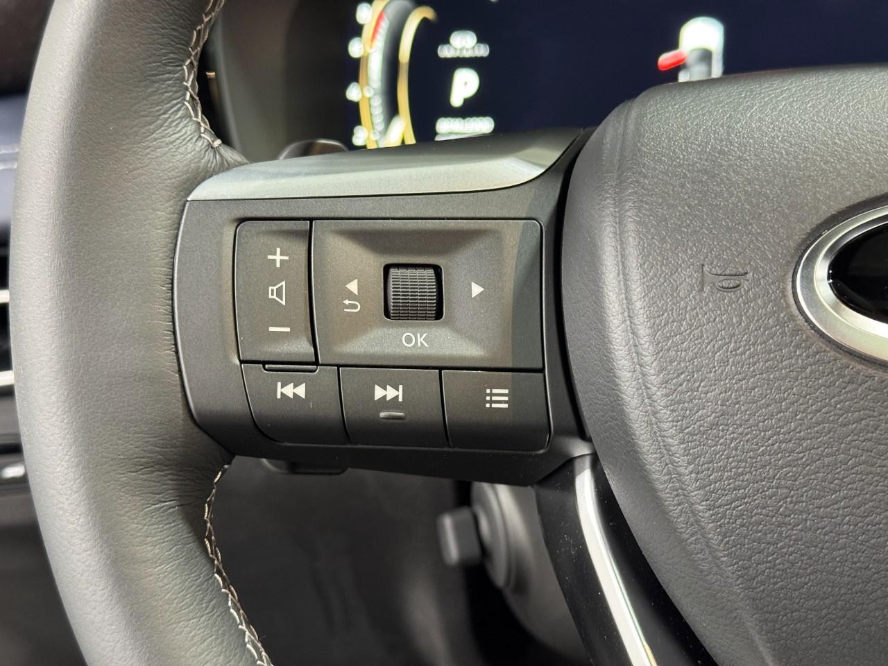 INFINITI QX60 Vehicle Full-screen Gallery Image 32