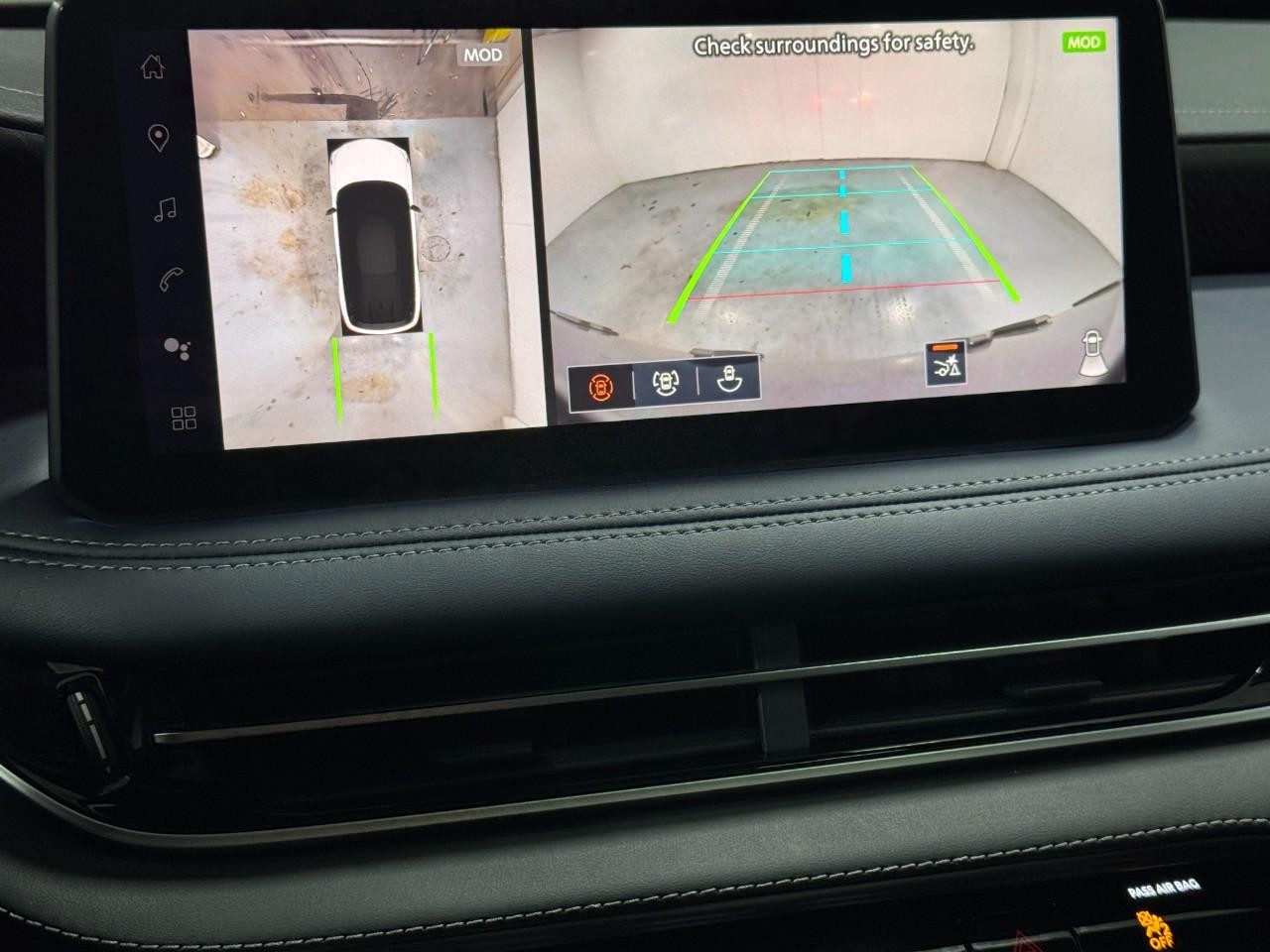 INFINITI QX60 Vehicle Full-screen Gallery Image 35