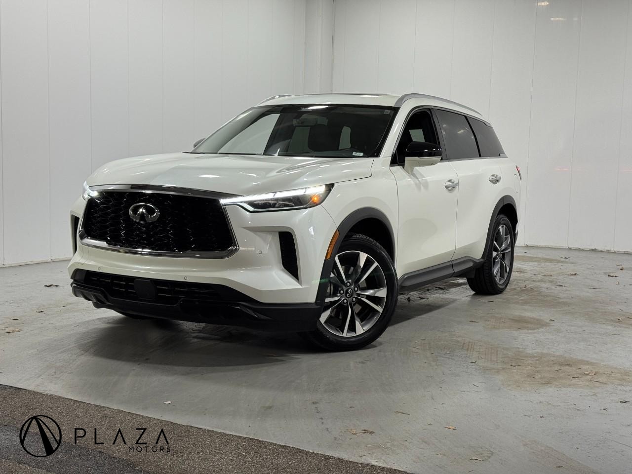 INFINITI QX60 Vehicle Full-screen Gallery Image 01