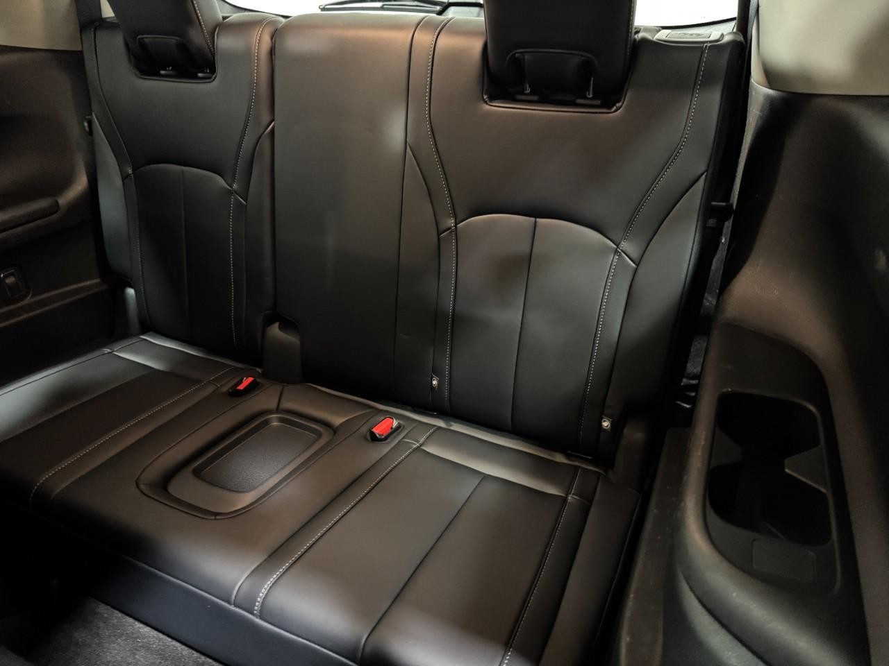 INFINITI QX60 Vehicle Full-screen Gallery Image 08