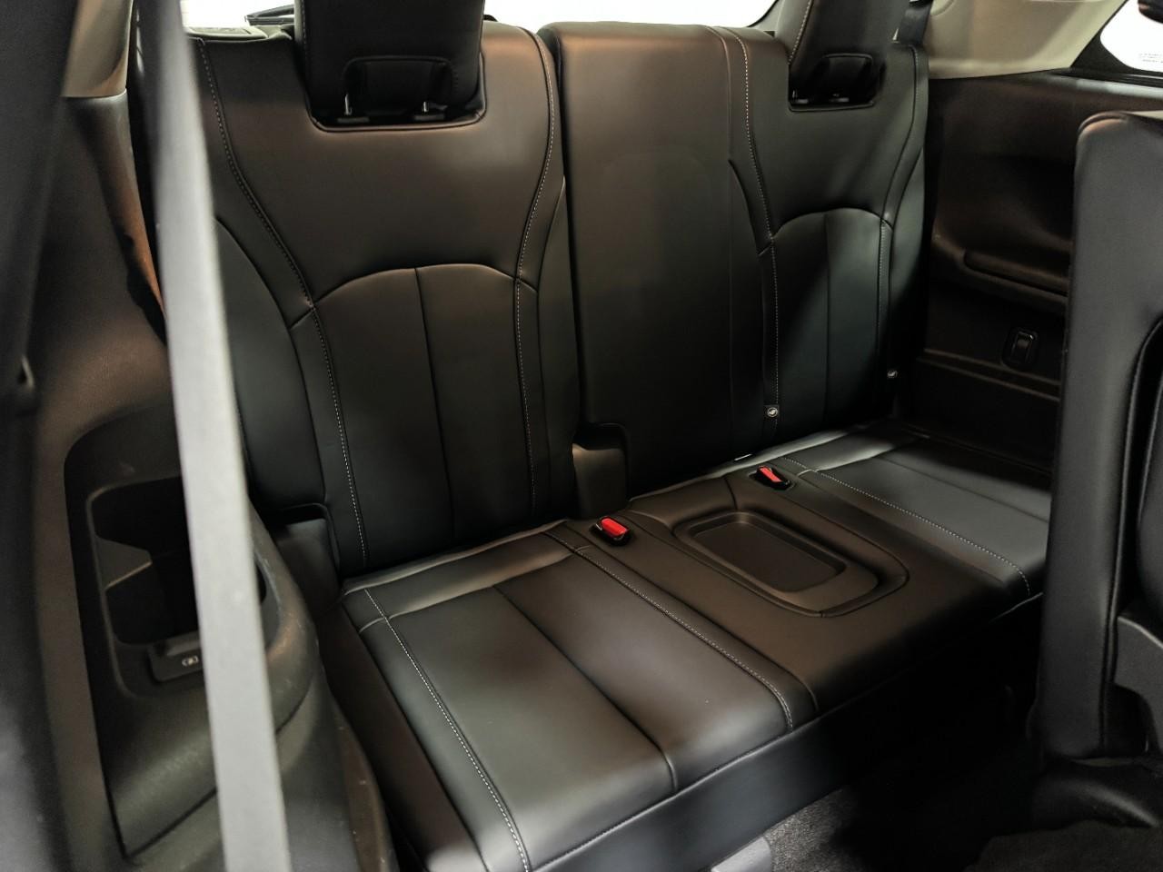 INFINITI QX60 Vehicle Full-screen Gallery Image 11