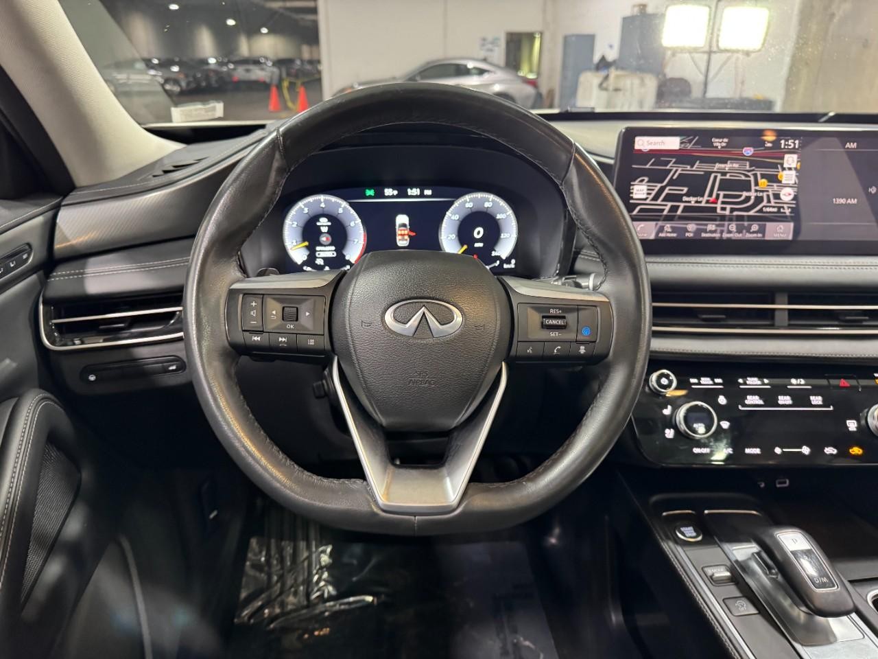 INFINITI QX60 Vehicle Full-screen Gallery Image 16