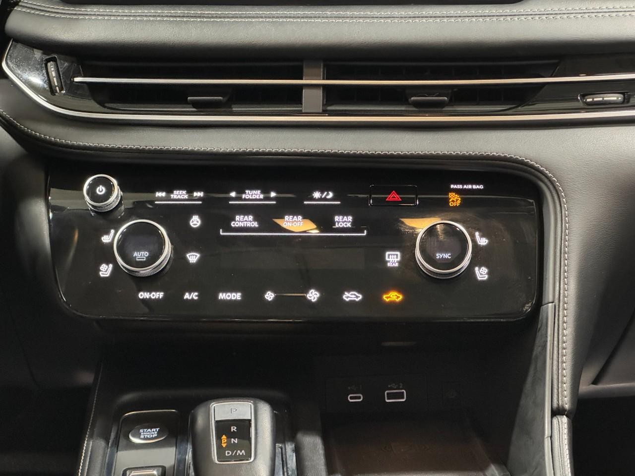 INFINITI QX60 Vehicle Full-screen Gallery Image 18