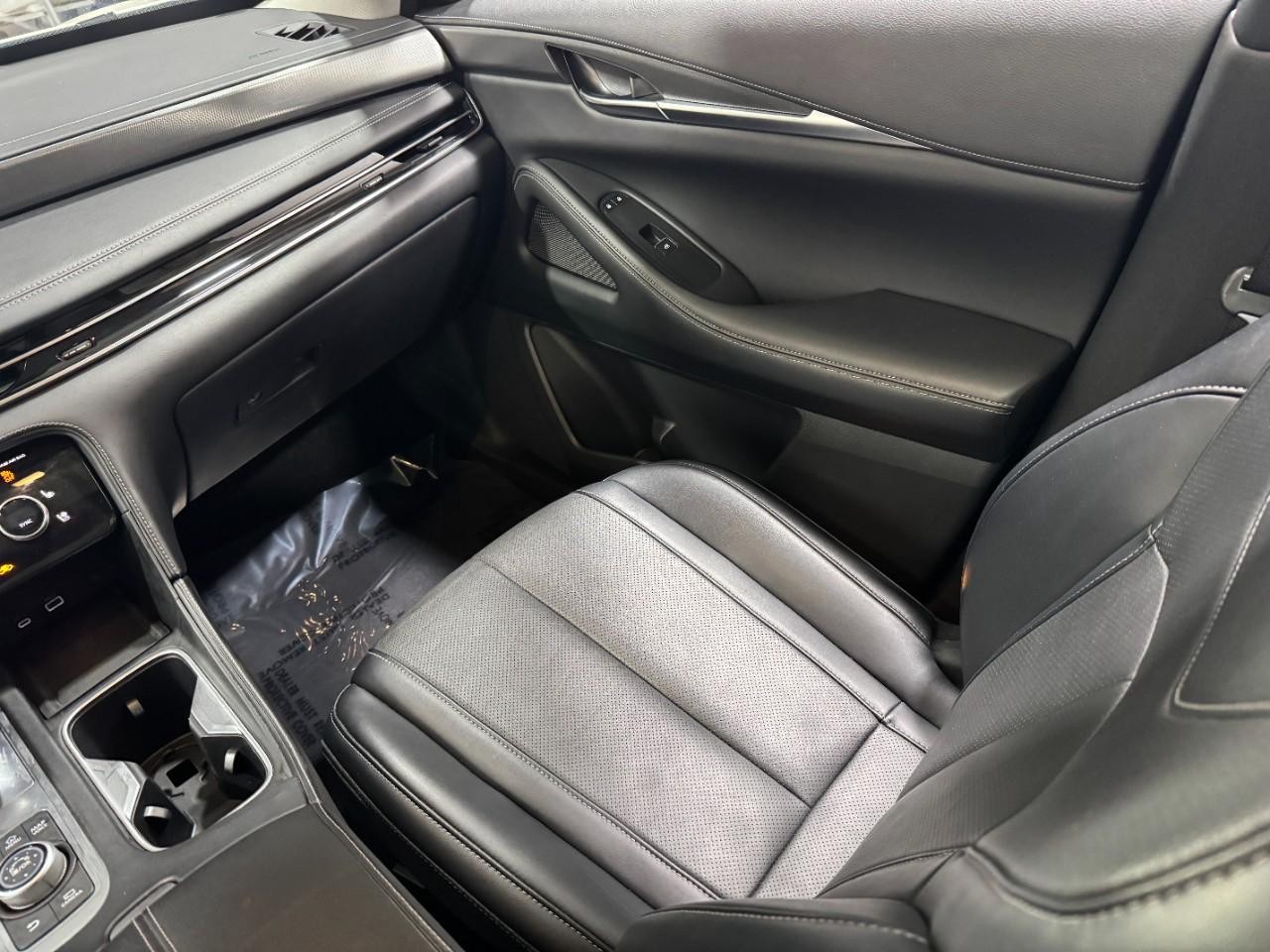 INFINITI QX60 Vehicle Full-screen Gallery Image 20