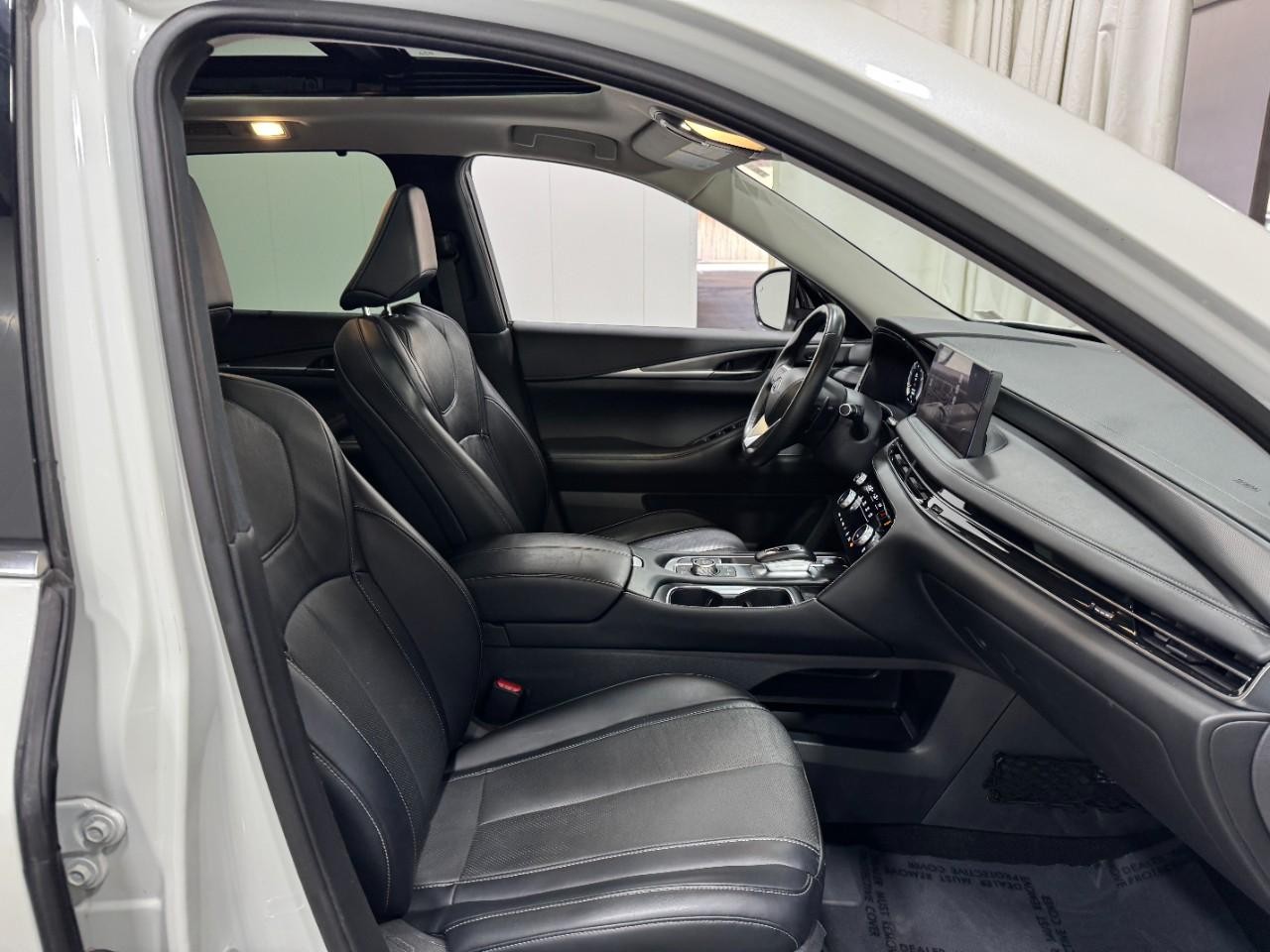 INFINITI QX60 Vehicle Full-screen Gallery Image 21