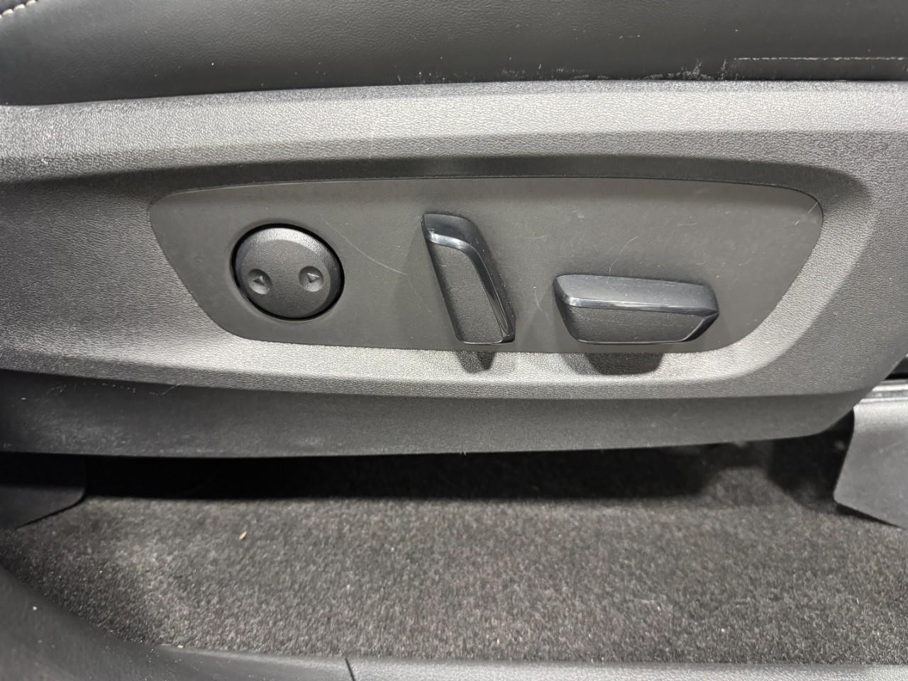 INFINITI QX60 Vehicle Full-screen Gallery Image 23