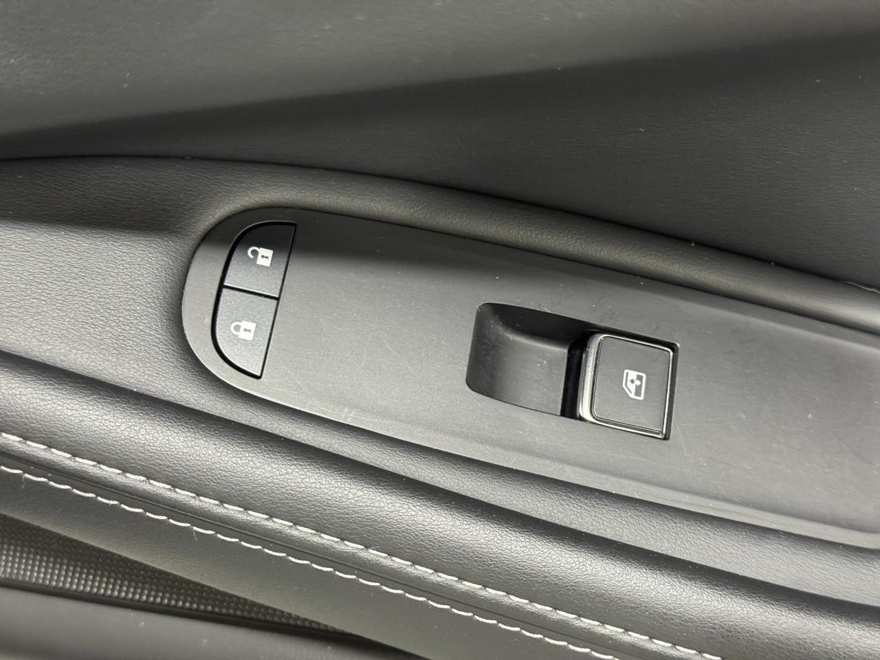 INFINITI QX60 Vehicle Full-screen Gallery Image 24