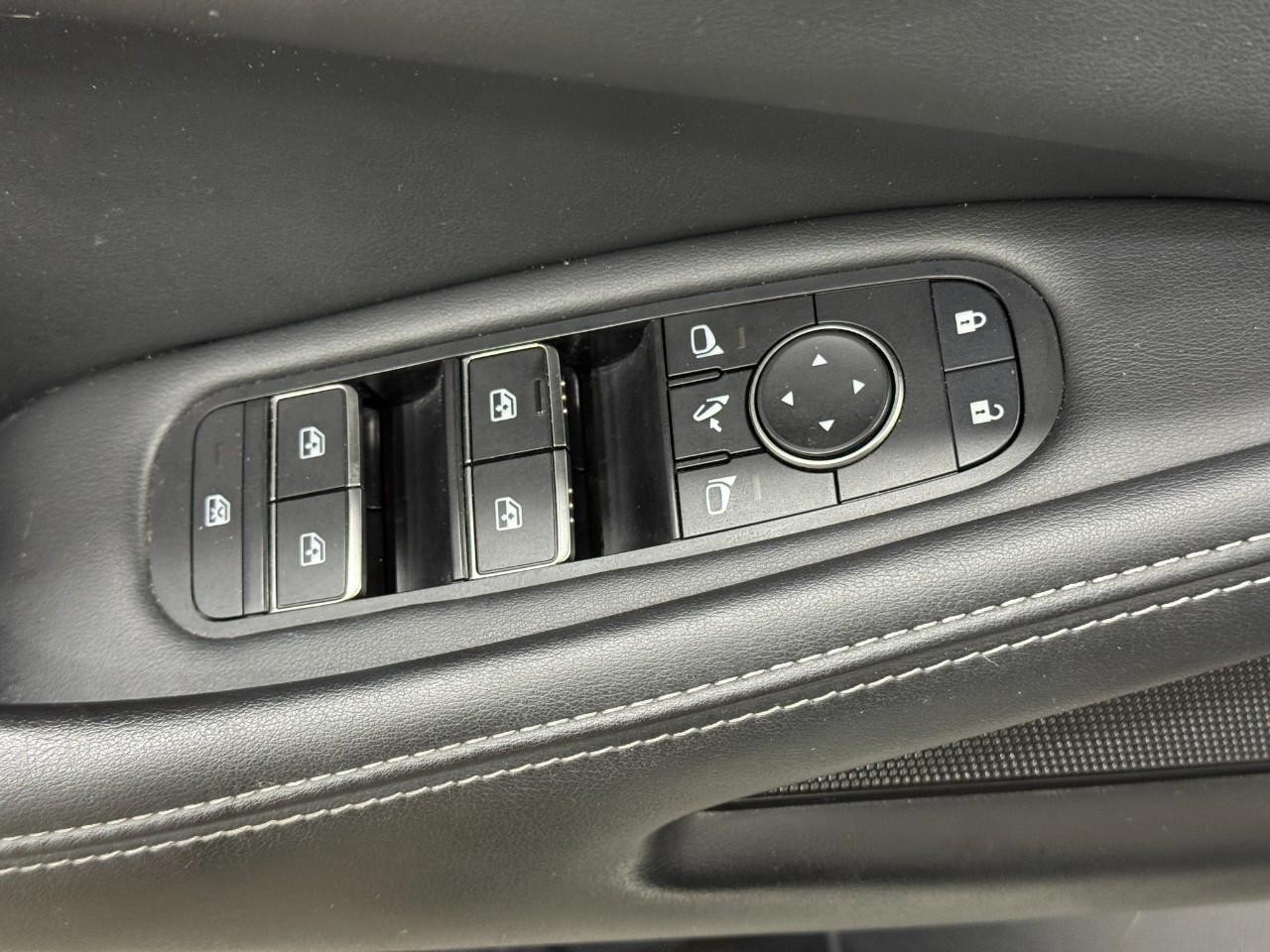 INFINITI QX60 Vehicle Full-screen Gallery Image 26