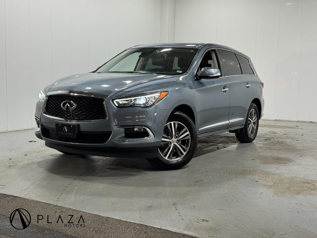 INFINITI QX60 Vehicle Full-screen Gallery Image 01