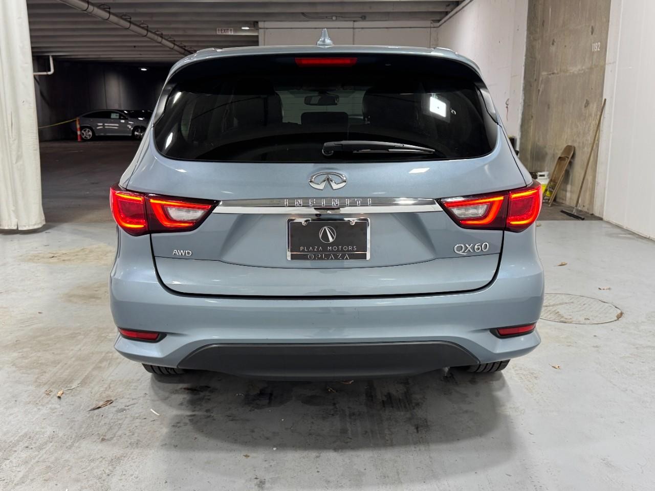 INFINITI QX60 Vehicle Full-screen Gallery Image 10