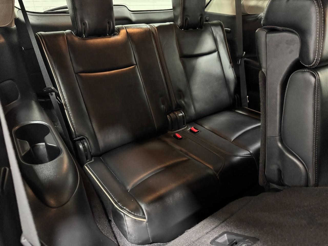 INFINITI QX60 Vehicle Full-screen Gallery Image 11