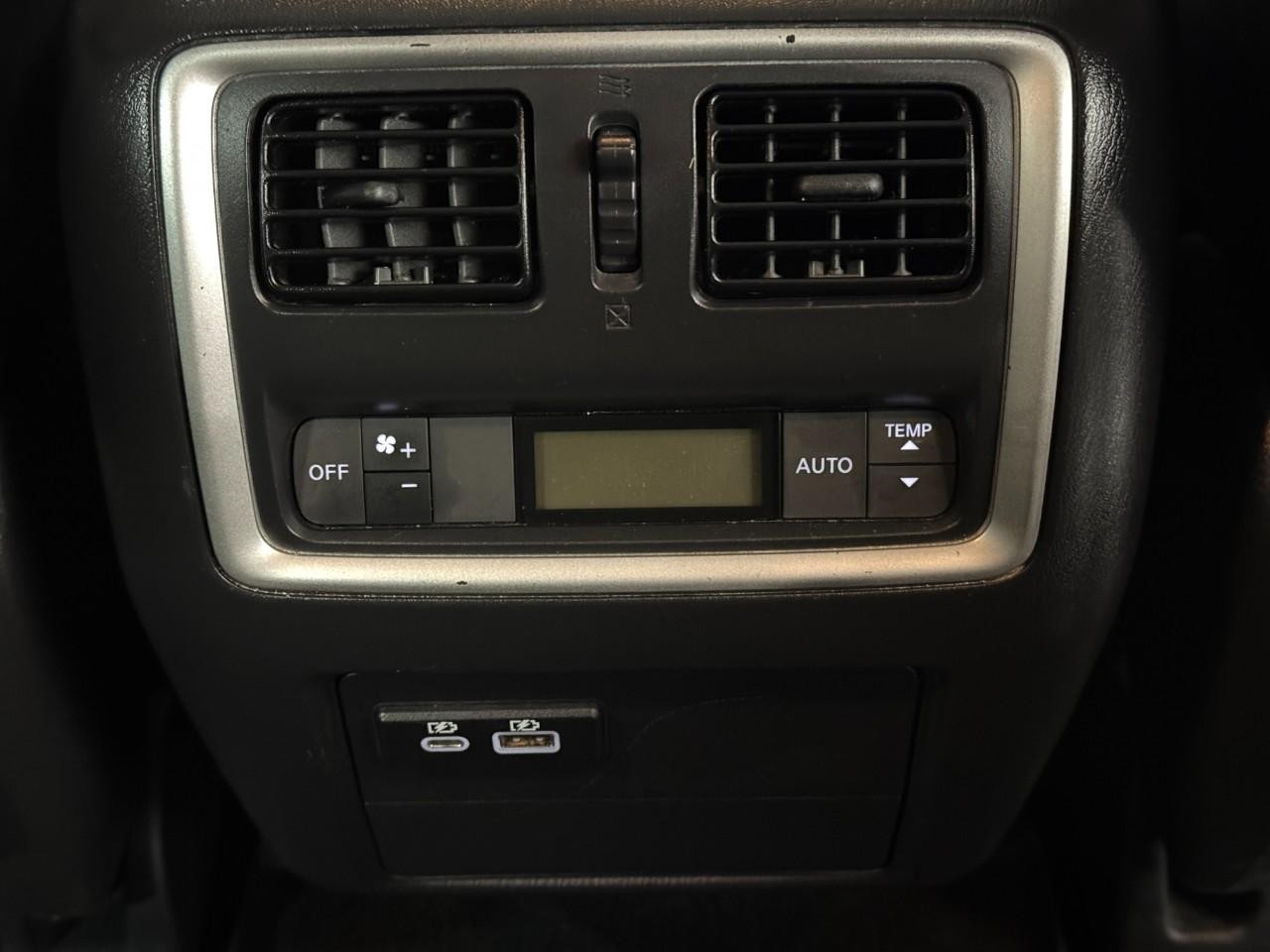 INFINITI QX60 Vehicle Full-screen Gallery Image 13