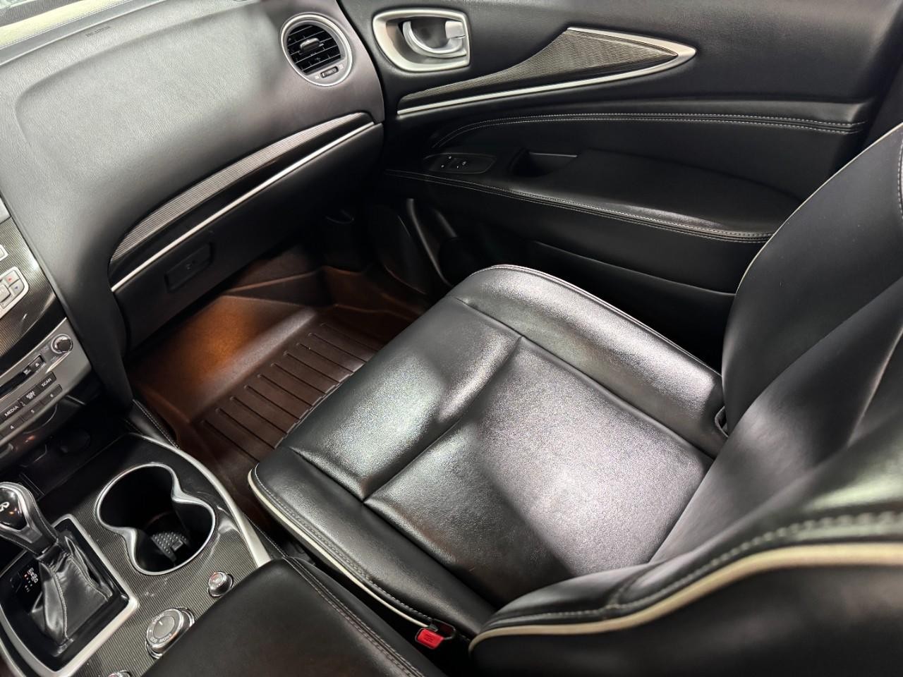 INFINITI QX60 Vehicle Full-screen Gallery Image 20