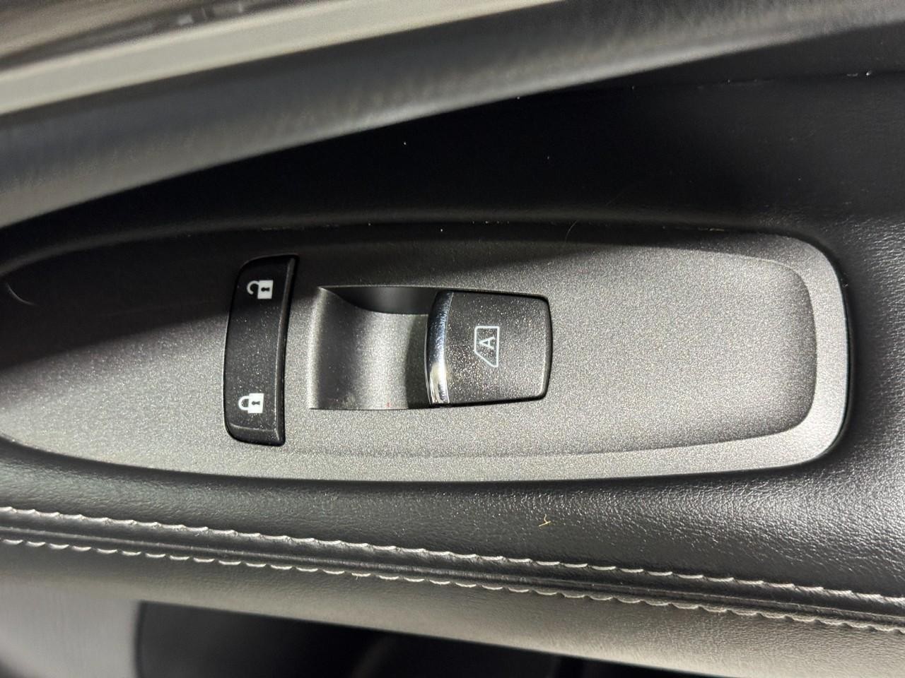 INFINITI QX60 Vehicle Full-screen Gallery Image 25