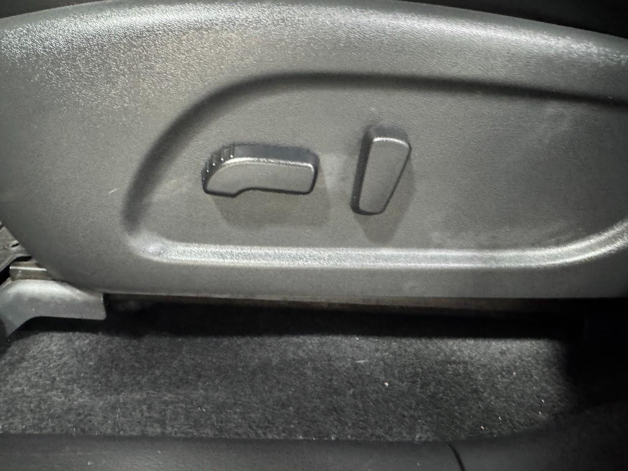 INFINITI QX60 Vehicle Full-screen Gallery Image 30