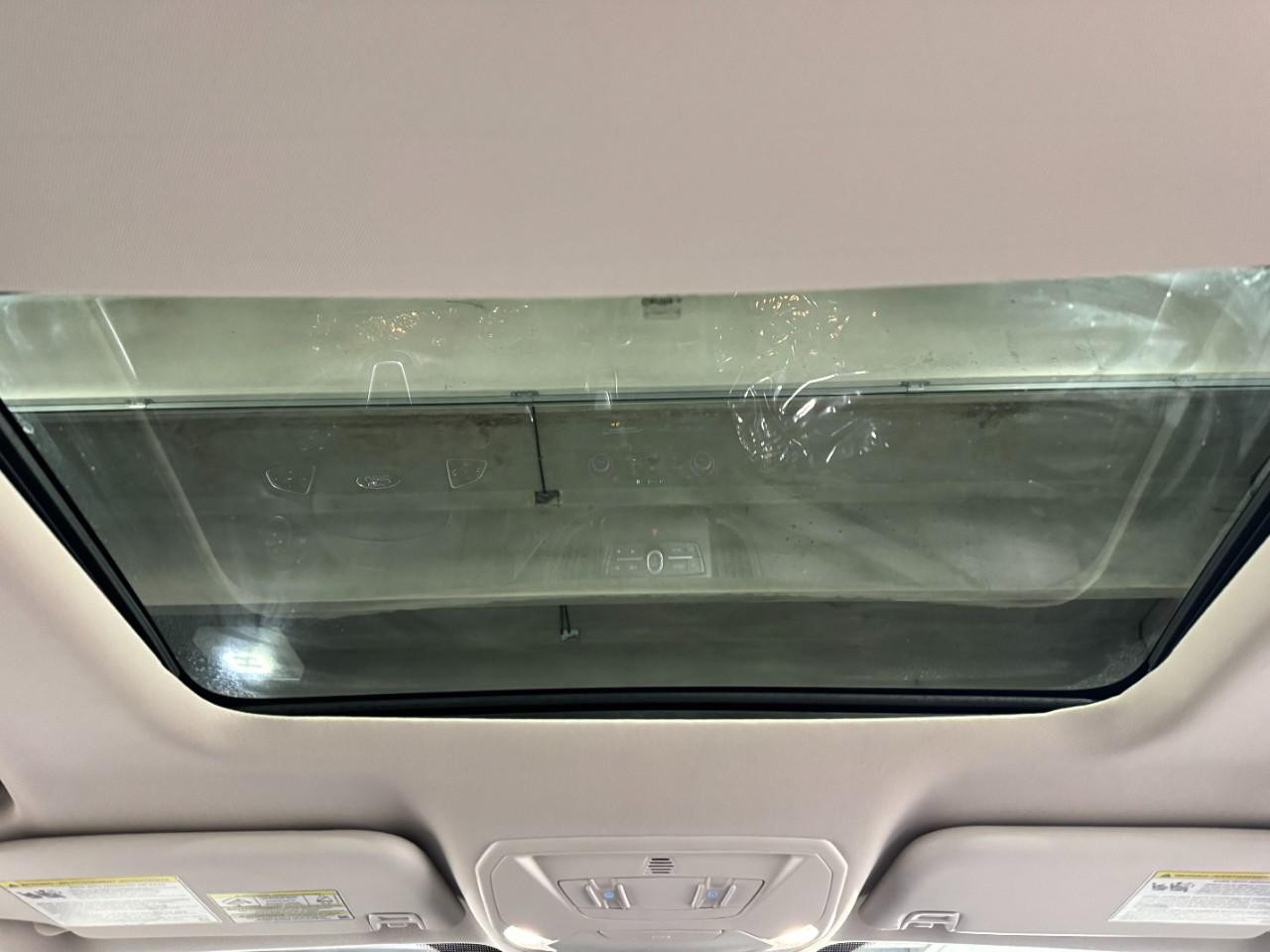 Ford Escape Vehicle Full-screen Gallery Image 11