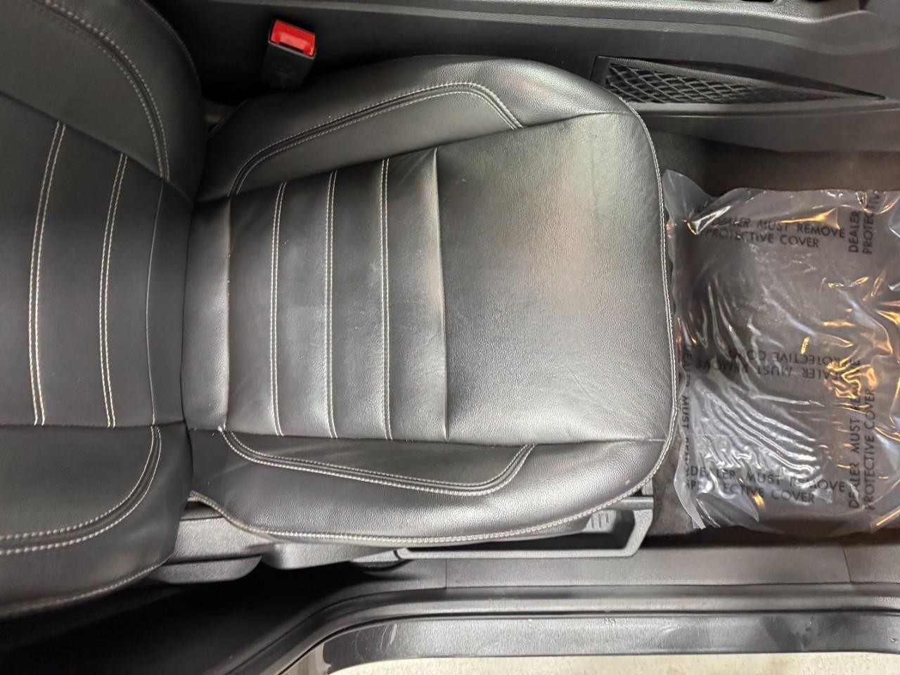 Ford Escape Vehicle Full-screen Gallery Image 19