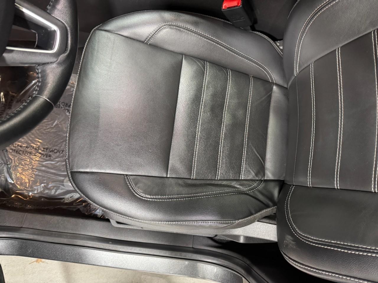 Ford Escape Vehicle Full-screen Gallery Image 25