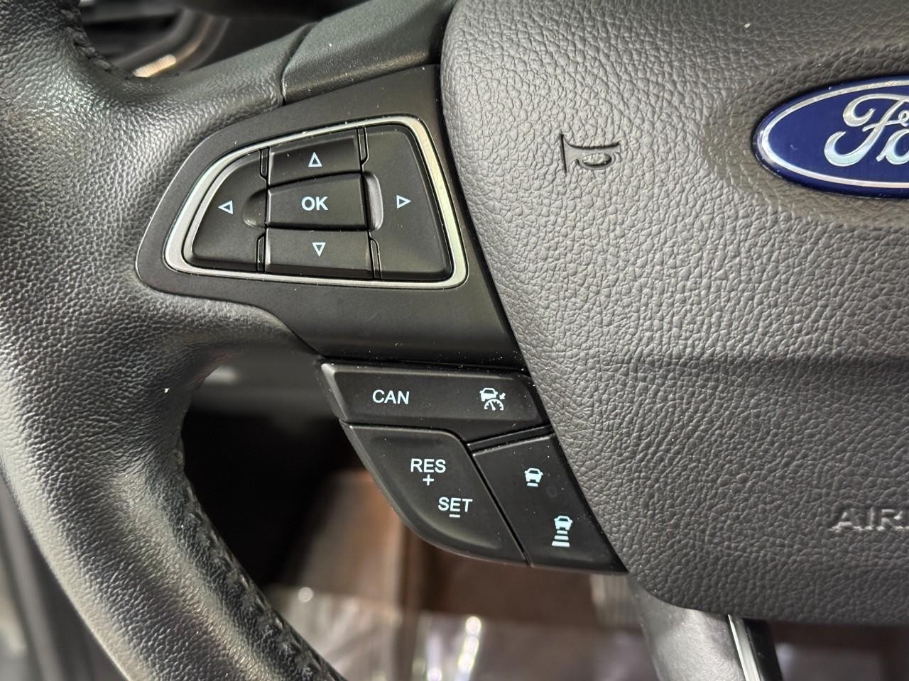 Ford Escape Vehicle Full-screen Gallery Image 28