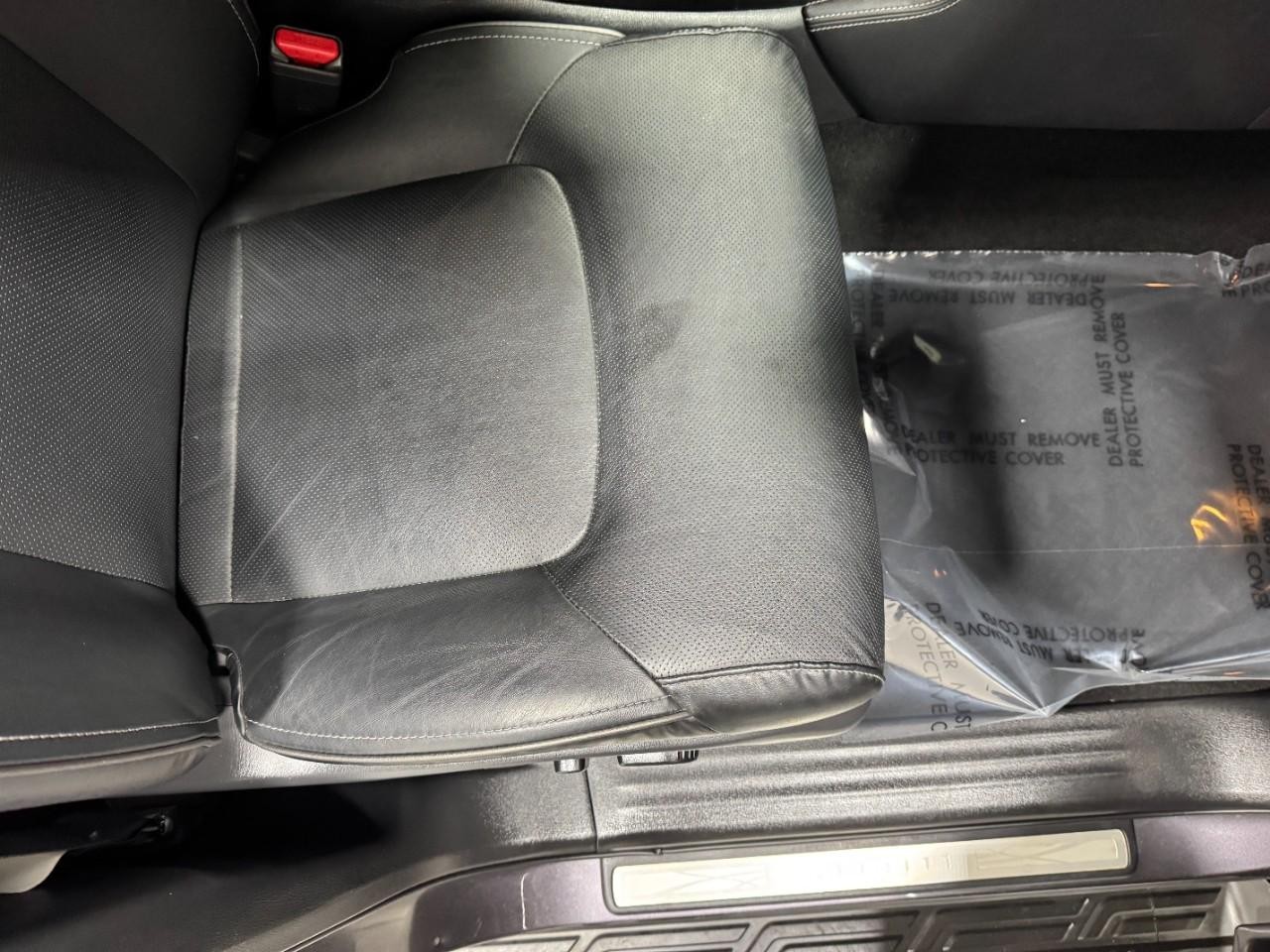 INFINITI QX80 Vehicle Full-screen Gallery Image 22