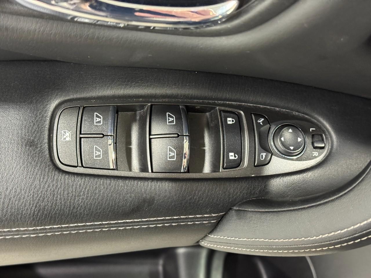 INFINITI QX80 Vehicle Full-screen Gallery Image 28