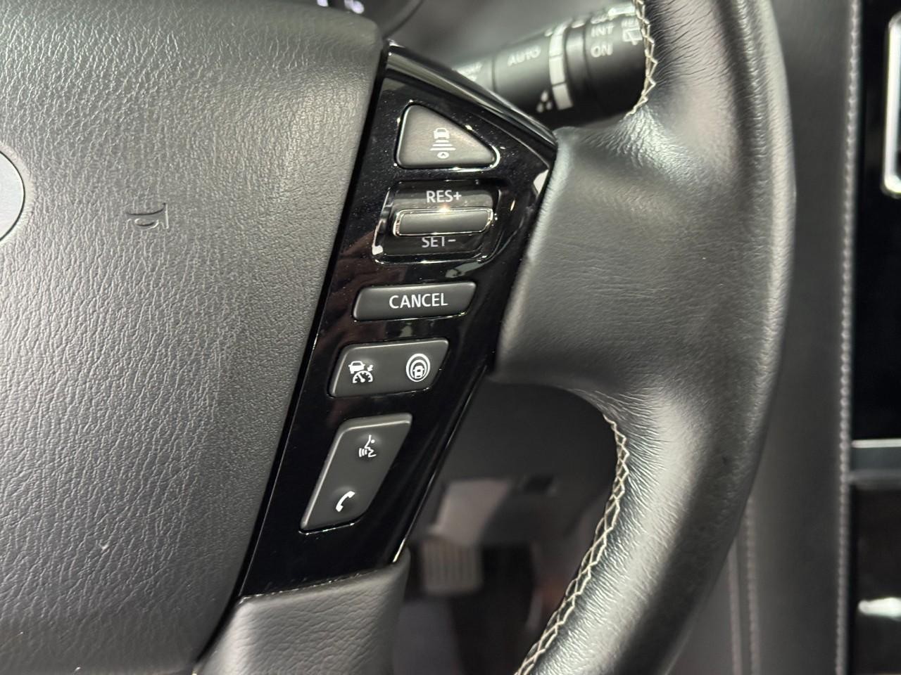 INFINITI QX80 Vehicle Full-screen Gallery Image 34