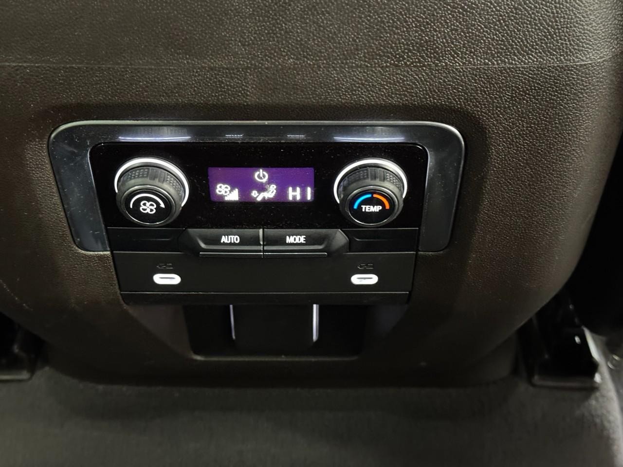 Chevrolet Tahoe Vehicle Full-screen Gallery Image 13